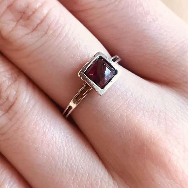 Bague en argent avec grenat MVR143513GR
