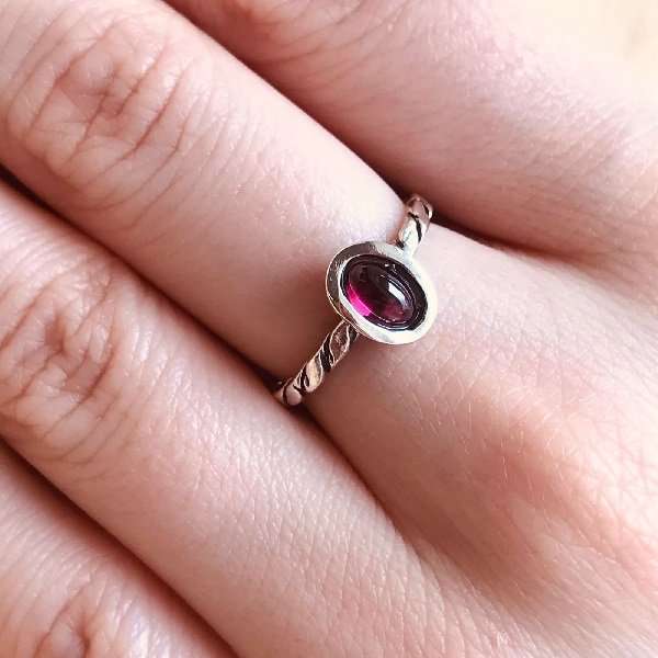 Bague en argent avec grenat MVR143511GR