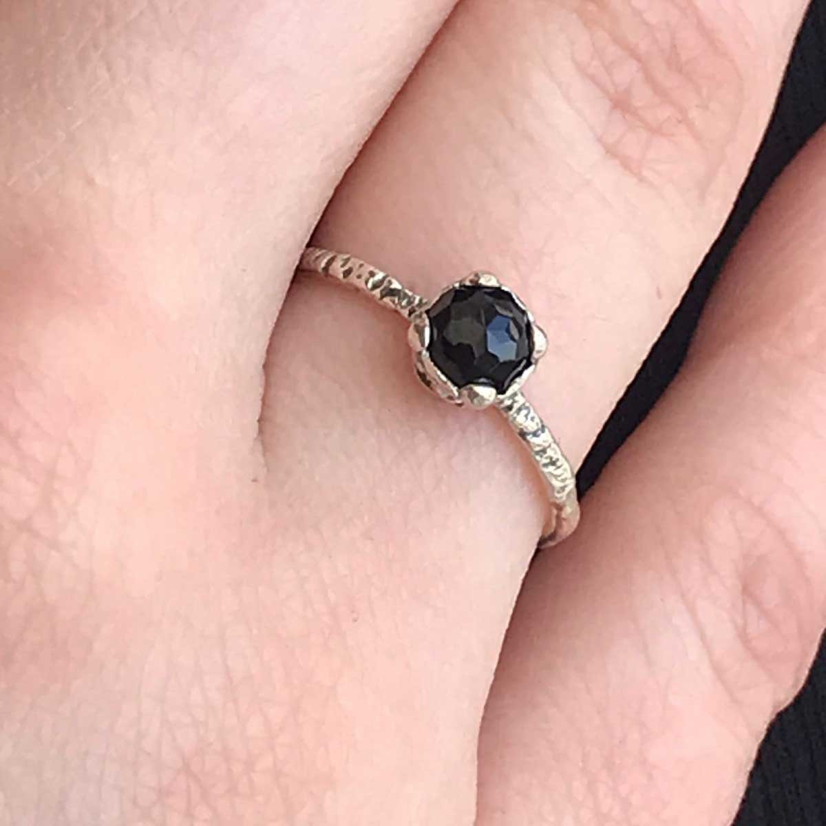 Bague en argent avec onyx MVR1569ON