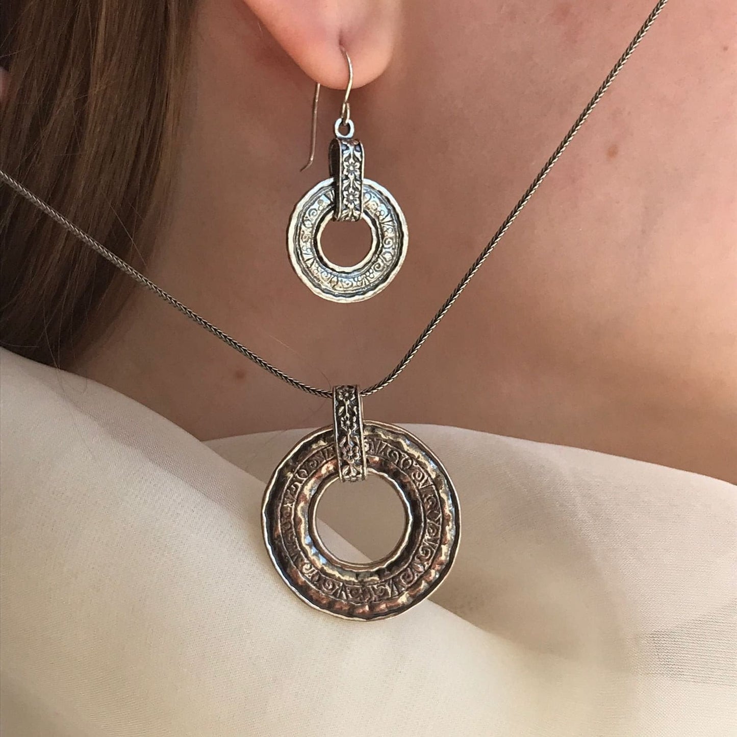 Boucles d'oreilles en argent 01E438
