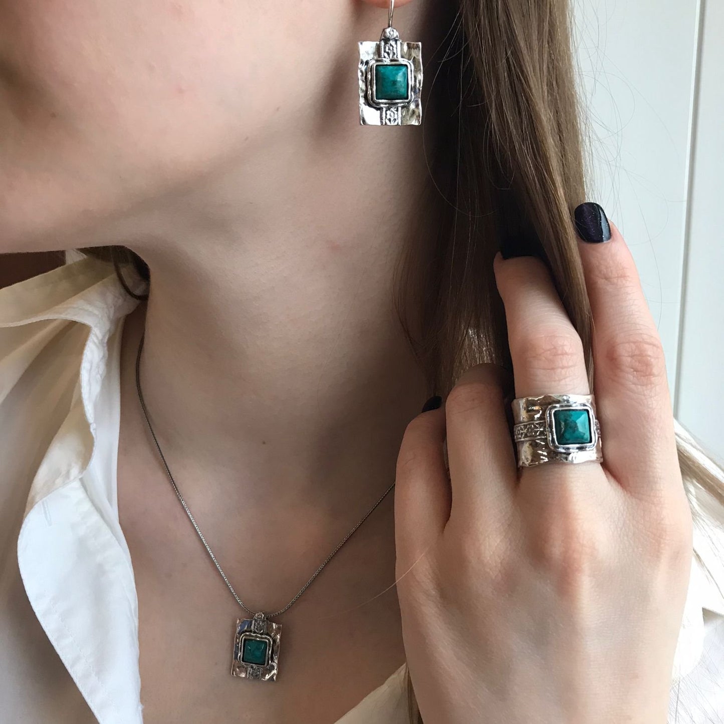 Silver earrings with turquoise 01E447TQ