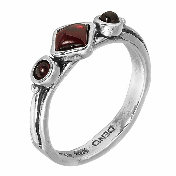 Bague en argent avec grenat 01R758GR