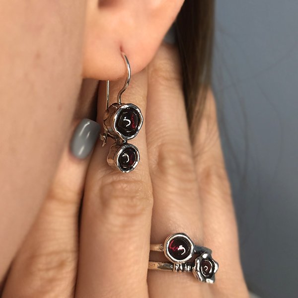 Silver ring with garnet 01R855GR
