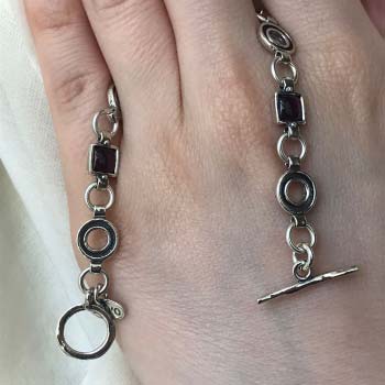 Silbernes Armband mit Granat 01B366GR