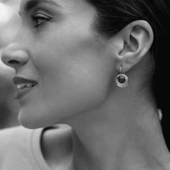 Boucles d'oreilles en argent avec grenat MVE916GR
