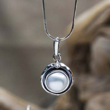 Silberkette mit Perlen und Zirkon MVN1001PL