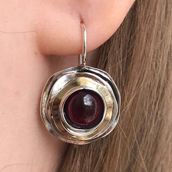 Серебряные серьги с гранатом и золотом MVE1103GGR