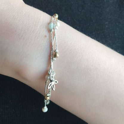 Silbernes Armband mit Perlen und Goldfill 01B373