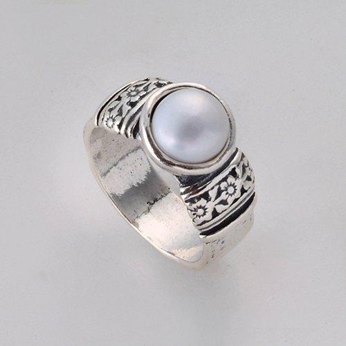 Серебряное кольцо с жемчугом 01R425PL