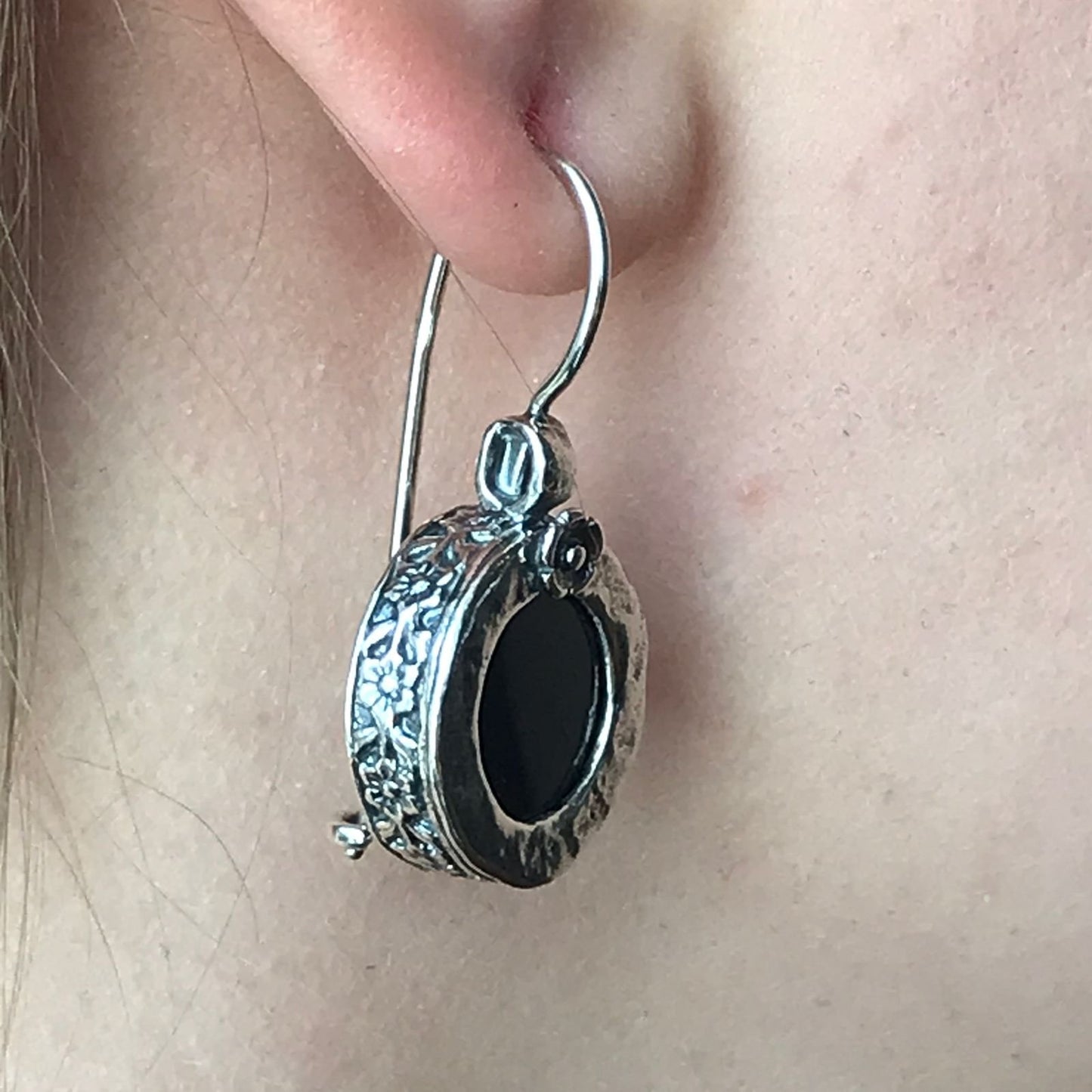 Silver earrings with onyx 01E1468ON