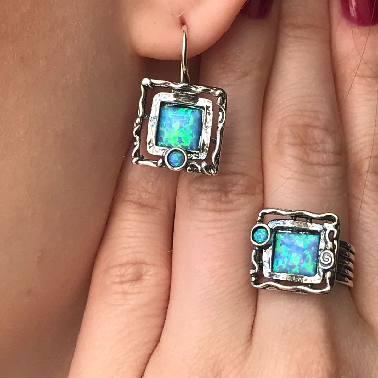 Silver earrings with opal 01E246OP