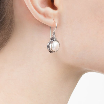 Silver earrings with pearl 01E3482PL