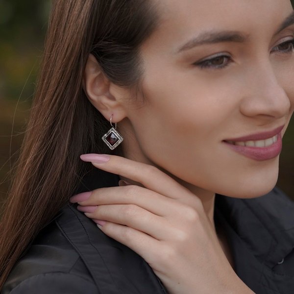 Silver earrings with garnet 01E731GR