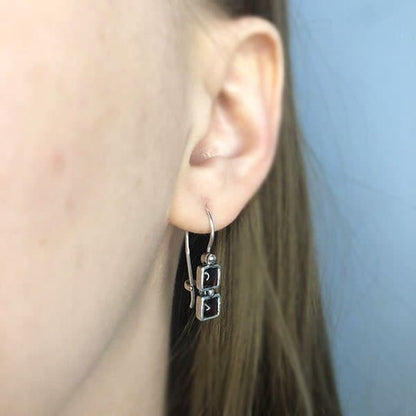 Silver earrings with garnet 01E832GR