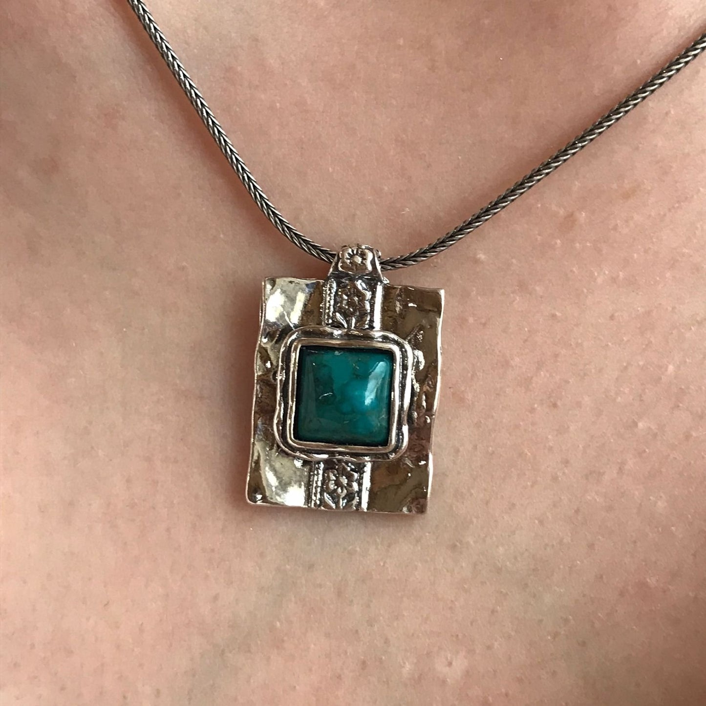 Silver necklace with turquoise 01N696TQ