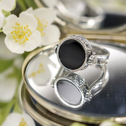 Silver ring with onyx and nacre 01R465ON