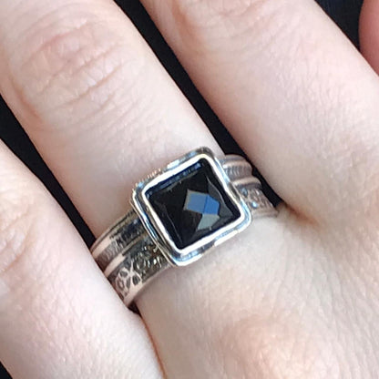 Silver ring with onyx 01R485ON