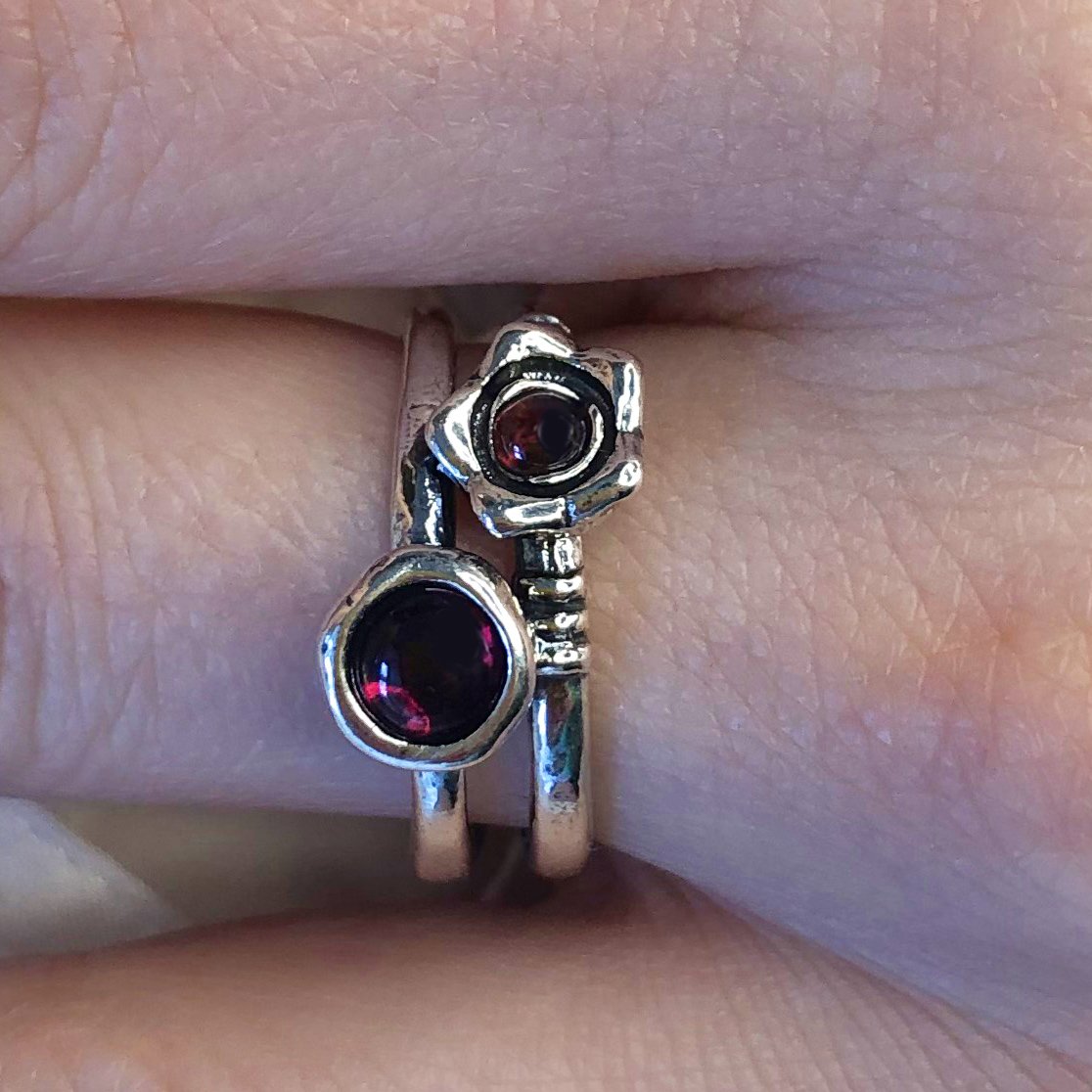 Silver ring with garnet 01R855GR
