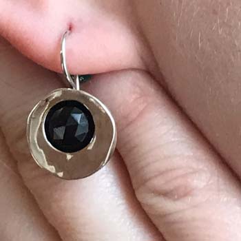 Silver earrings with onyx MVE916ON