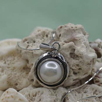 Silver necklace with pearls and zircon MVN1001PL