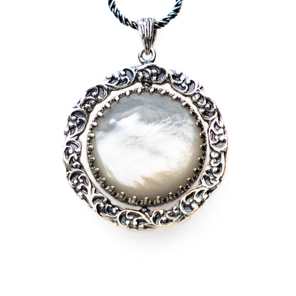 Silver necklace with onyx and shell 01N4382ON