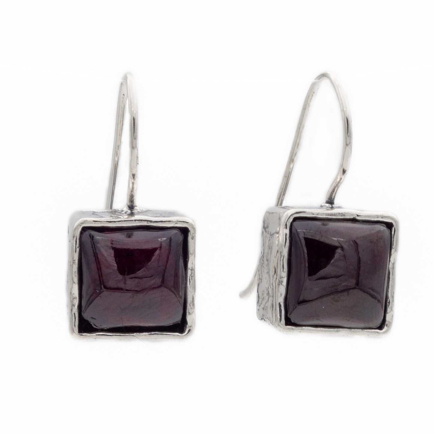 Boucles d'oreilles en argent avec grenat 01E156GR