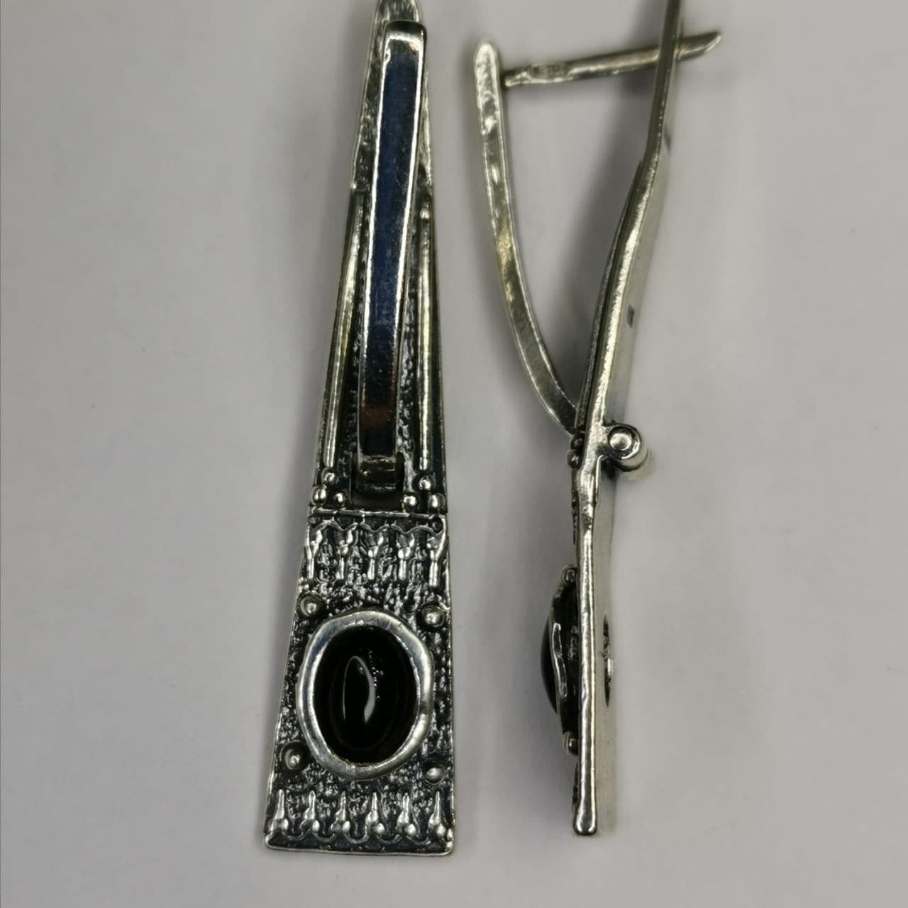 Серебряные серьги с ониксом и золотом МВЭ1108ГОН